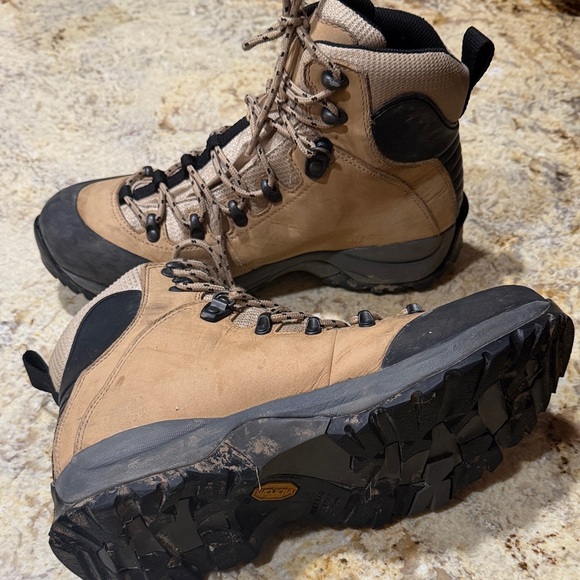 La Sportiva Women's Black and Tan Hiking Shoes - Picture 2 of 4